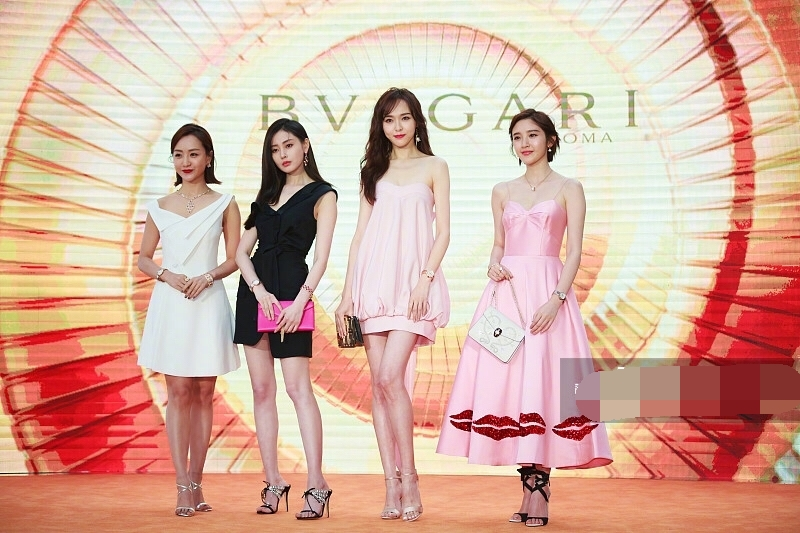 蓝盈莹的真实身高让张柏芝惊讶，其实不少女星