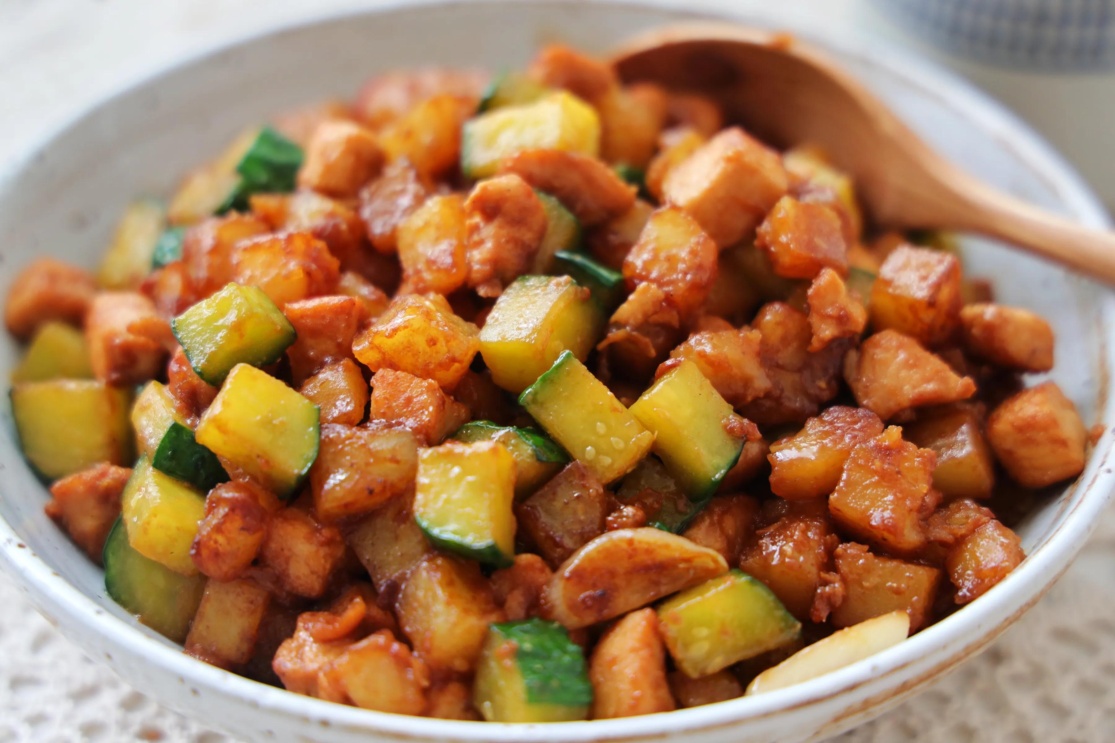 這3樣食材一起炒太下飯了，鮮香味美，低油低脂，2碗米飯不過癮