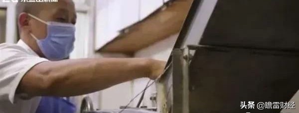 靠着一双巧手，夫妻开店创业做包子，“包”出