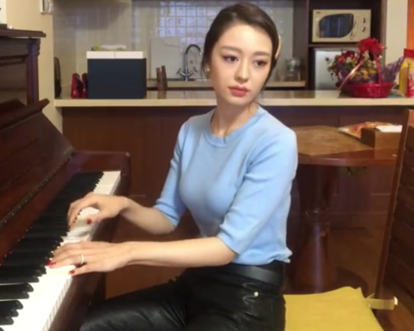 郎朗娇妻分享日常，笑容溢出屏幕，观众却被豪宅吸引了