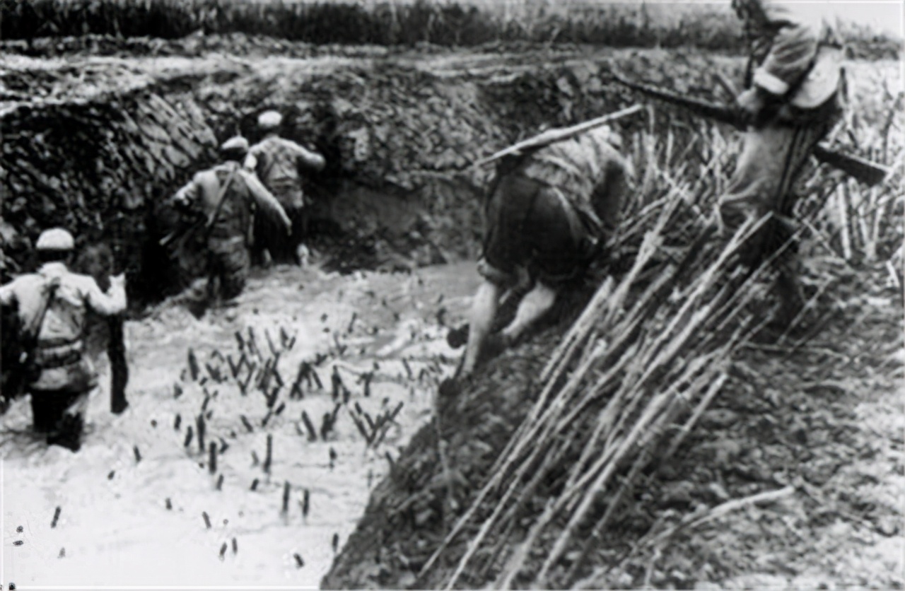 对越自卫反击战，面对越军竹签战，我军找到了什么好办法？