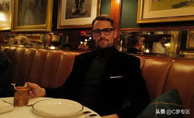 Happy blessing cummer is junior become famous, with former love each other old, like Le Fusong's dog now