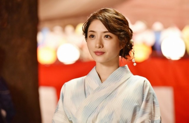 预计|石原里美预计本周末复工 1月中旬曾新冠阳性在家休养已自愈