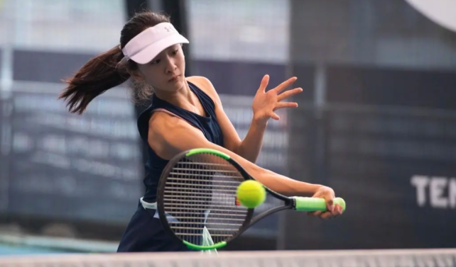 13岁森碟身高逼近1米7，与田亮同框似兄妹，长腿萝莉超有范儿