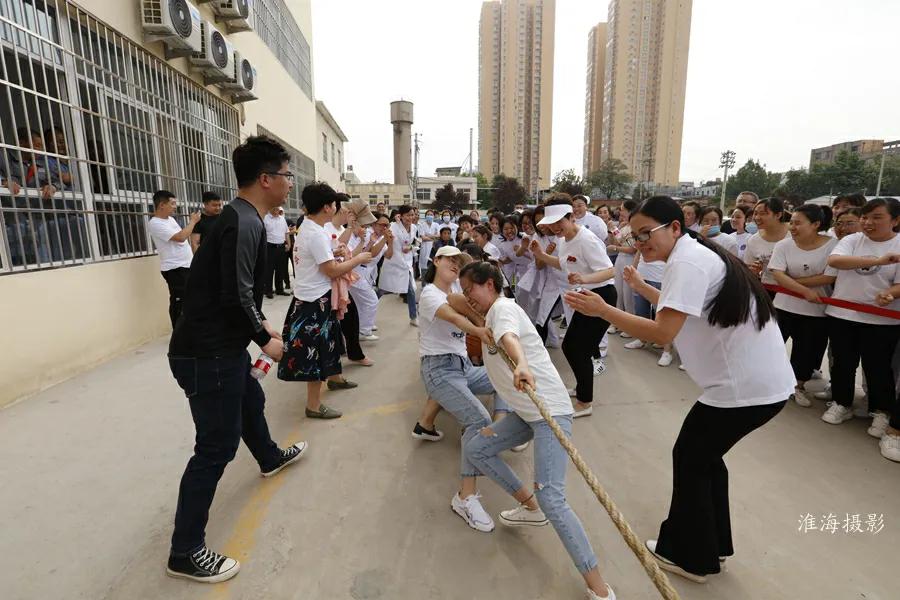 三原县医院庆祝“5.12”国际护士节拔河比赛