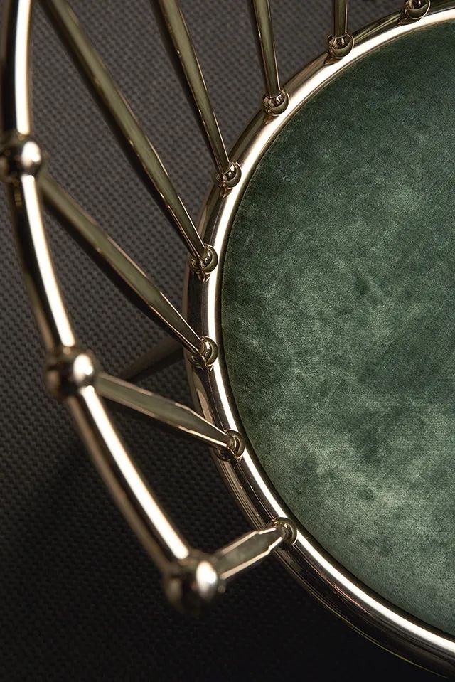 这把人类高质量座椅，和皇冠一样闪耀