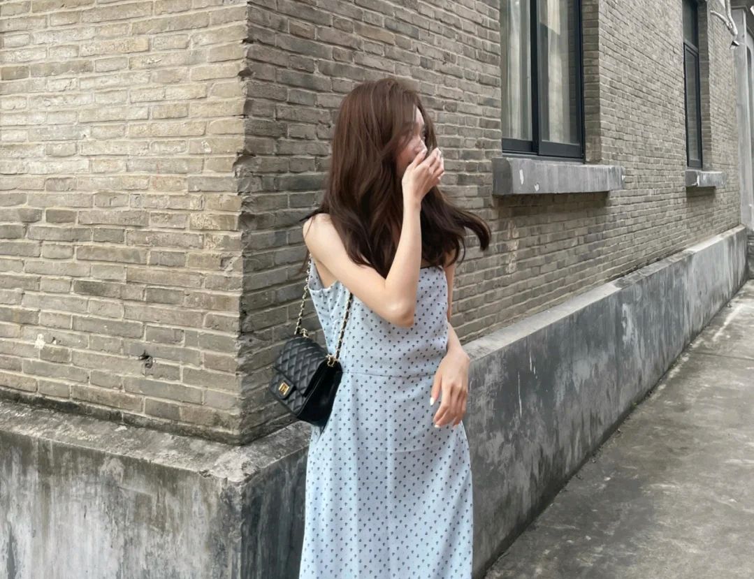 女生的服裝穿搭要講究，簡約溫柔的穿搭風(fēng)格，可以呈現(xiàn)優(yōu)雅的氣質(zhì)