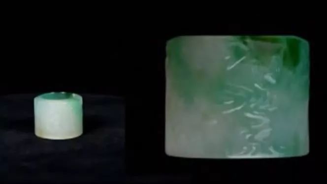 小伙80万买翡翠扳指，大家都觉得是假货，专家却