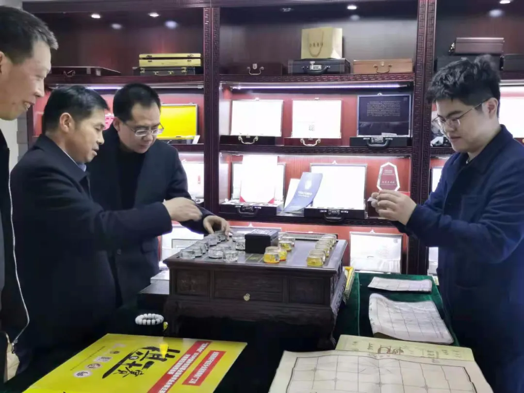 郑州市时尚创业产业调研组到荥阳市新联会副会长单位调研考察