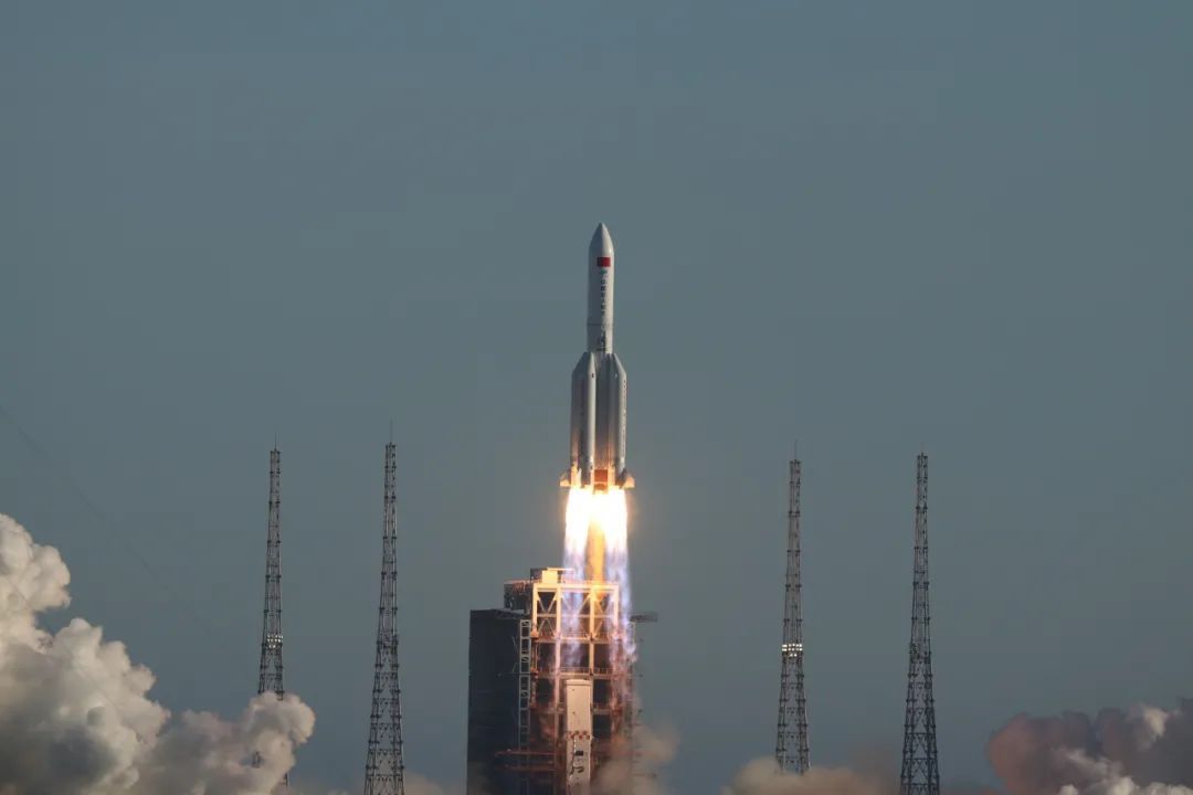 成了！长征五号B火箭+新载人飞船，中国载人航天