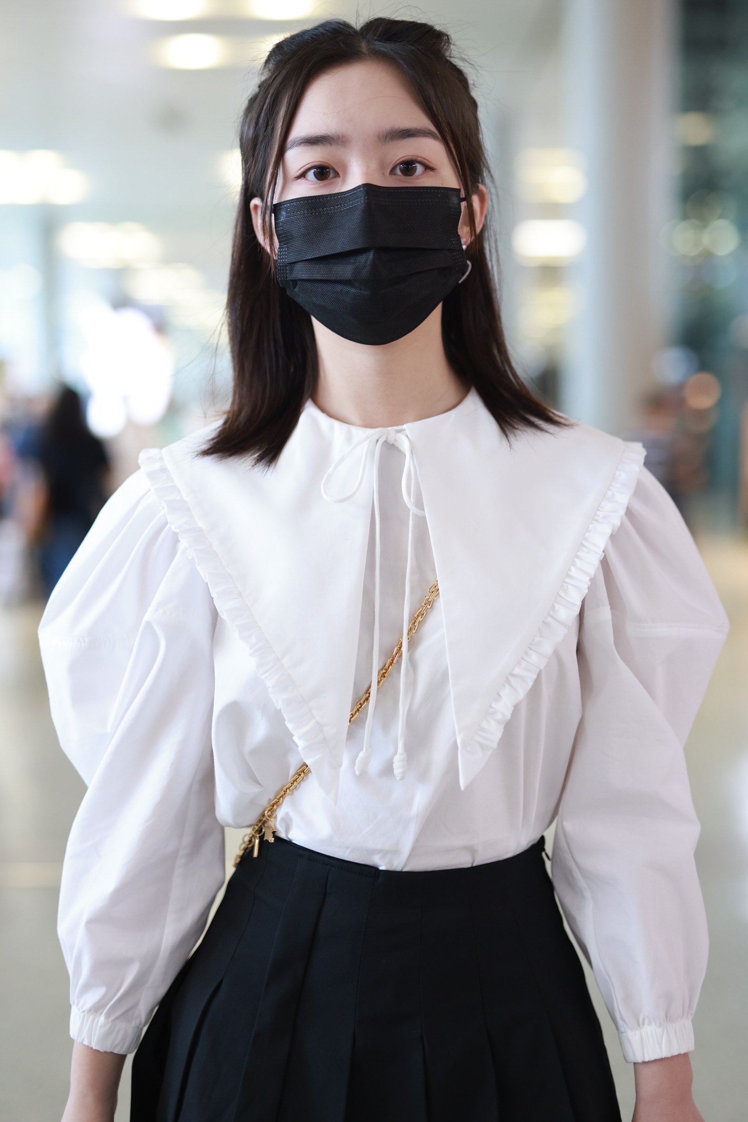 After 06, Xiaohua Deng Enxi wears a doll collar shirt with a short ...