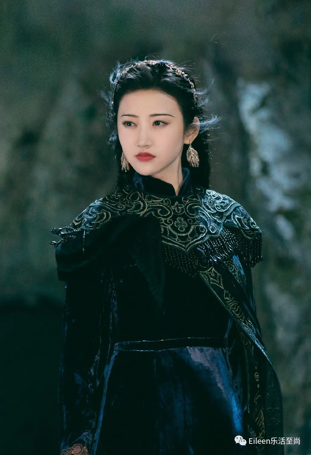 离开神秘背景,强捧不红的人间富贵花为什么反倒大火了?