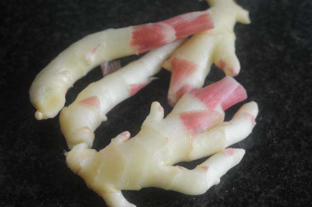 从入伏到出伏，要常吃生姜，教你1个简单做法，清脆无渣最开胃