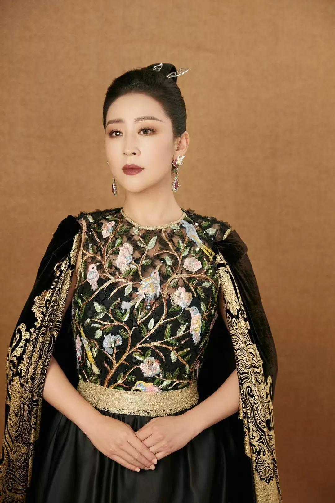 苗圃，曾与罗晋相爱，嫁入豪门后却被称“大妈”，梦醒时可后悔？