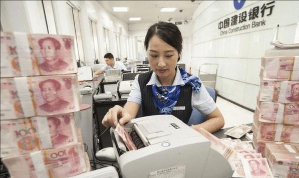 国人越来越穷？老百姓为何不敢消费了？有“四大原因”