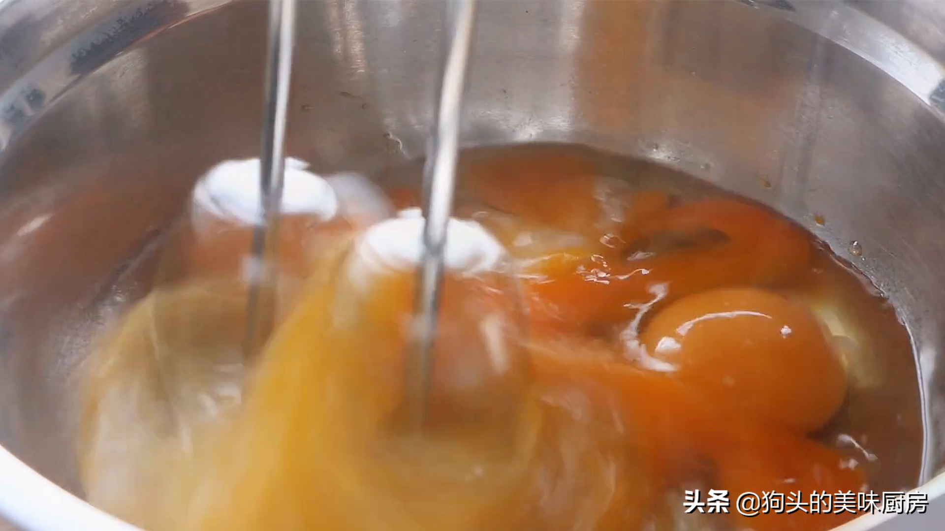 教你1碗麵粉4個雞蛋做蛋糕，不用烤箱不用電飯煲，新手一次成功