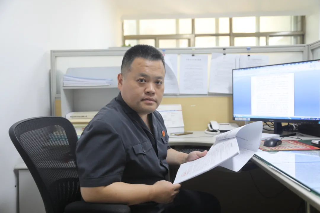 济南市市中区人民法院立案庭速裁法官李钧:办案“超人”
