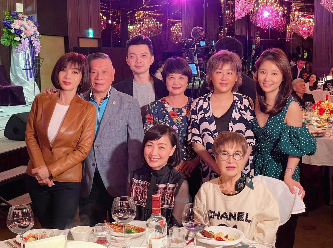 霍建華為丈母娘慶生喝到滿臉通紅，探班林心如片場秀恩愛畫面超甜