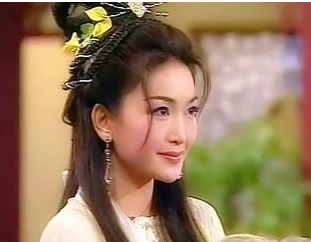 “不老女神”温碧霞新剧曝光，太妃一角引争议