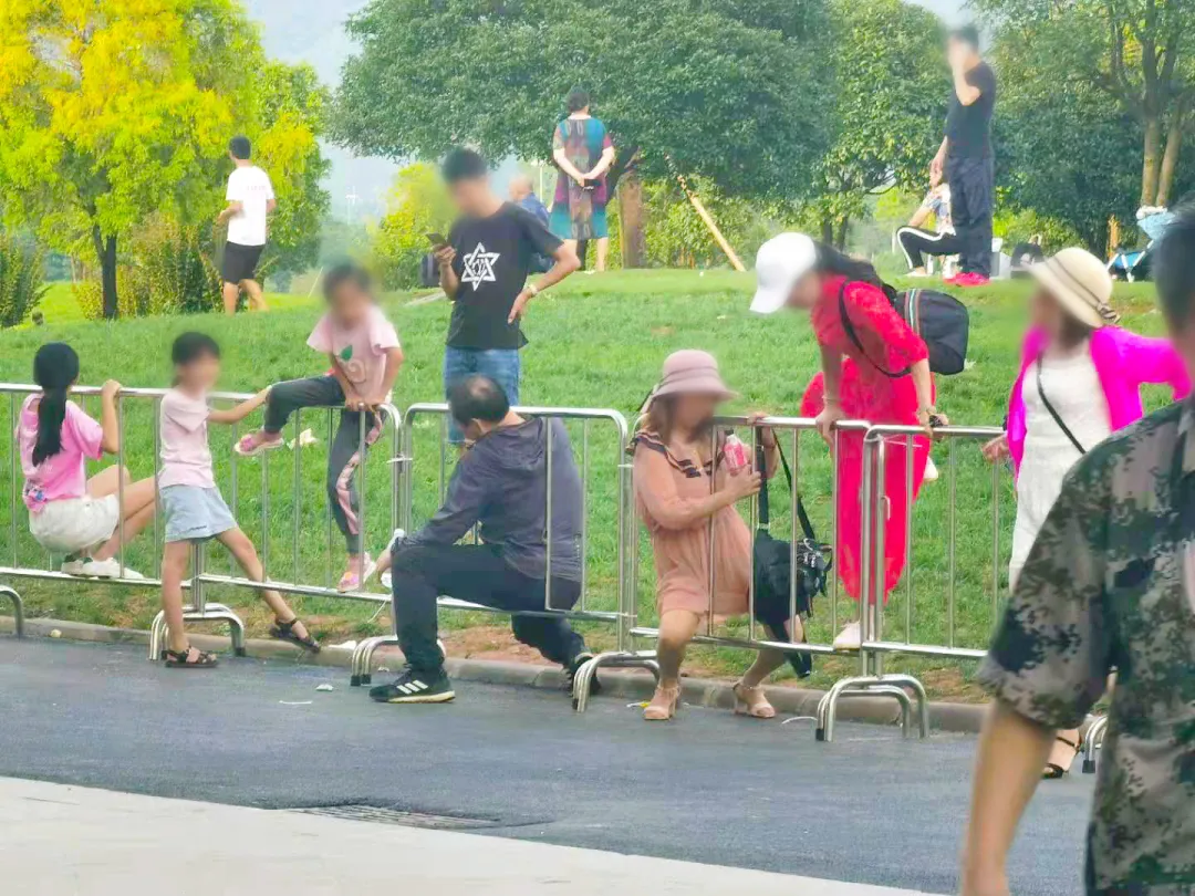 桂海晴岚数万人打卡！爆红之后的种种却让度假区不堪重负