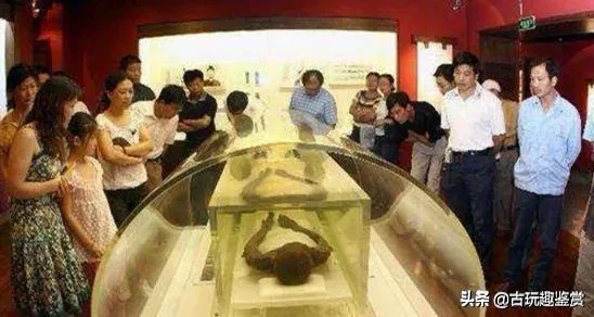 江西农工发现西汉古墓，棺中女尸突然“叹气”，让人背脊发凉