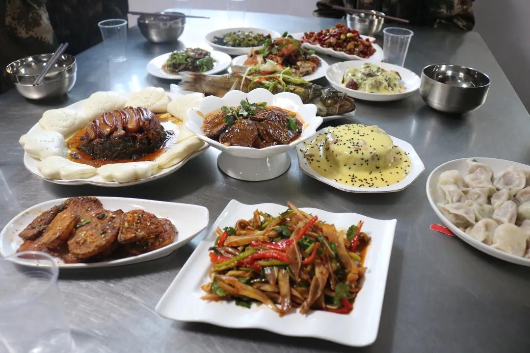 兵哥哥的“年夜饭”，看看哪个单位的伙食你最