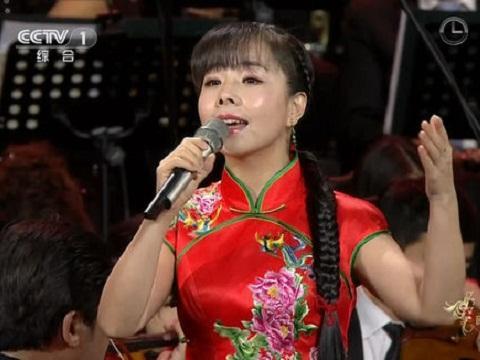 从央视的破例，到半夜“抱怨带娃”，午夜梦回