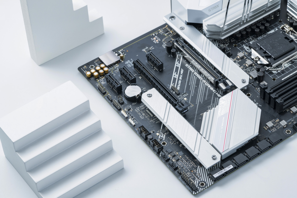 Intel第十一代酷睿台式机处理器正式发布 Z590/B560主板搭配简析