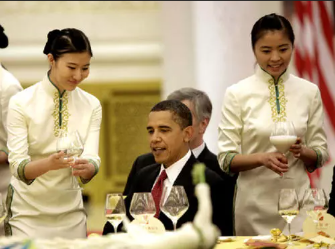 美国为何宁愿“自断一臂”也要扼杀中国？中国模式让霸权面临危机