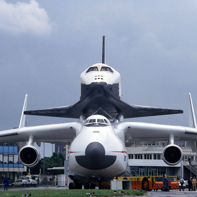 「兵武」疫情中惊艳全球的冷战“空中巨兽”，中国该“接盘”吗？