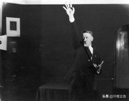 德国战败，300名女军官为希特勒殉葬，是出于忠诚，还是迫于无奈