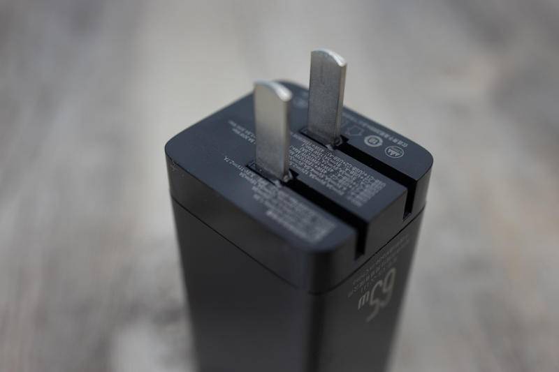 新氮化镓充电器65W极速体验，网友：小米10半小时充满电了