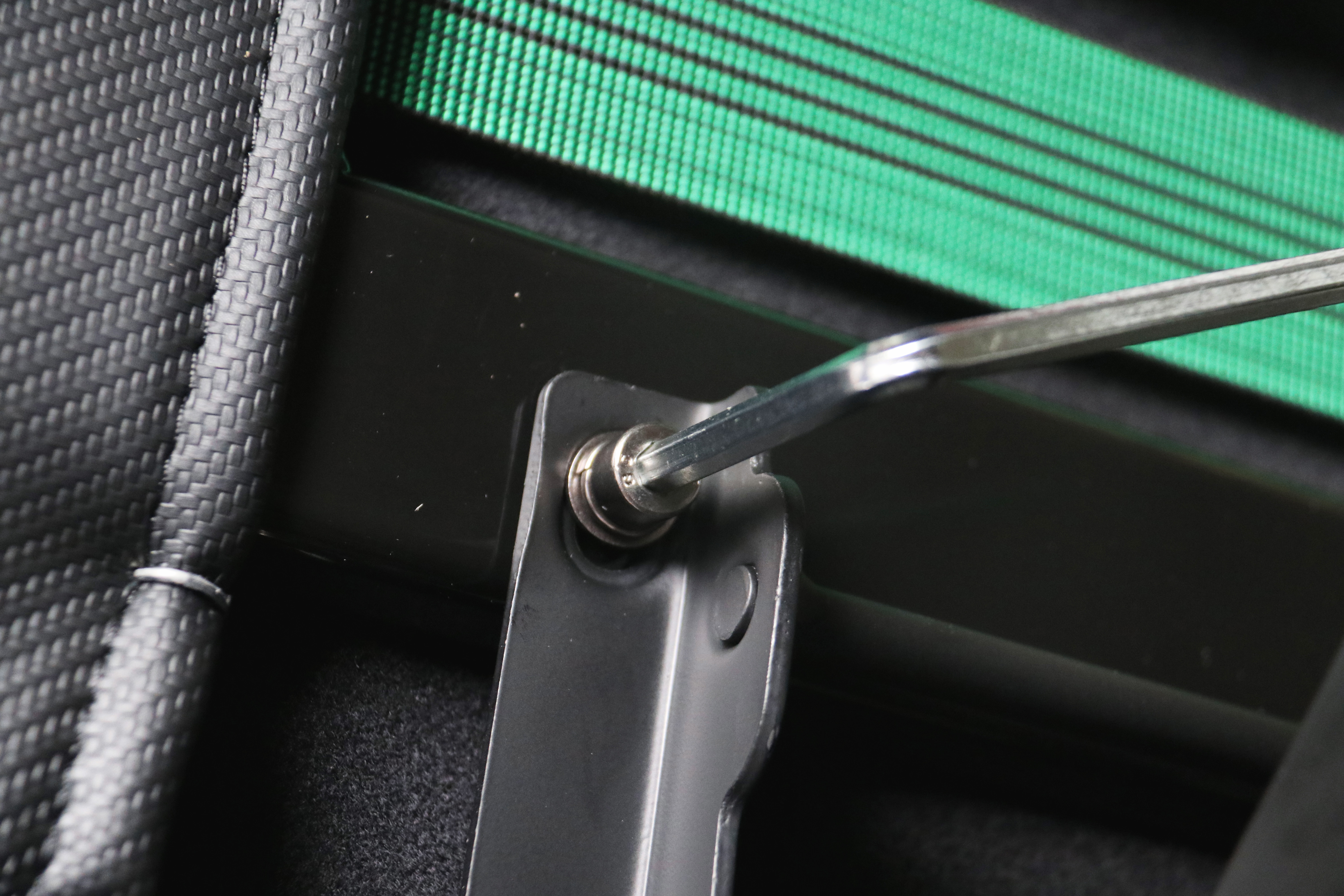 玩的不仅是游戏，午间小憩也适合：安德斯特赤焰王座电竞椅实测