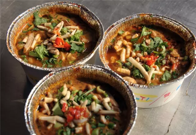 美食界扛把子都藏在成都三江鞋厂、东郊记忆等