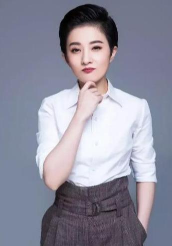“婉君”金铭，9岁爆火，18岁上北大，41岁仍单身，她经历了啥？
