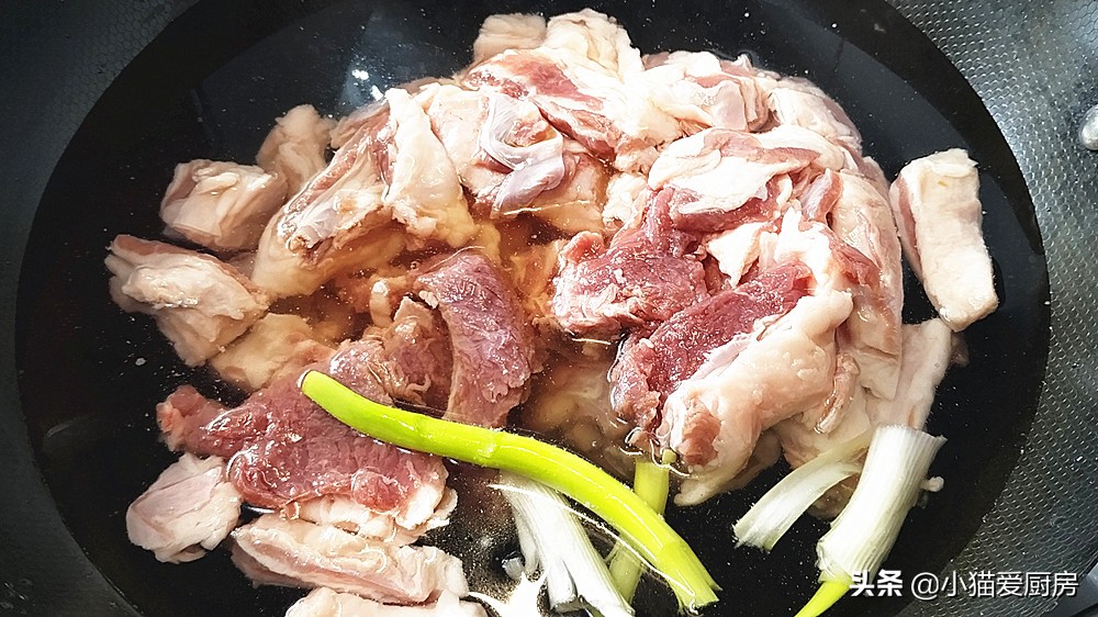 圖片[5]-羊肉加上魚肉一起做的火鍋是什么味道呢？沒有吃過只能試一試了-起舞食譜網(wǎng)