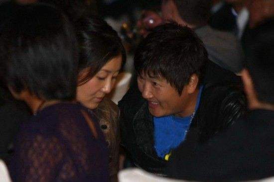 2009年，孙楠为了潘蔚和买红妹离婚，如今50岁买红妹过得又怎样？