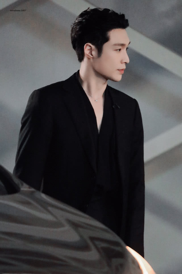 张艺兴退出 成员大换血八成观众送差评 这还是你