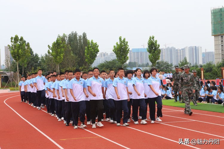 菏泽市实验中学举行2021级新生军训汇报展演(图26)