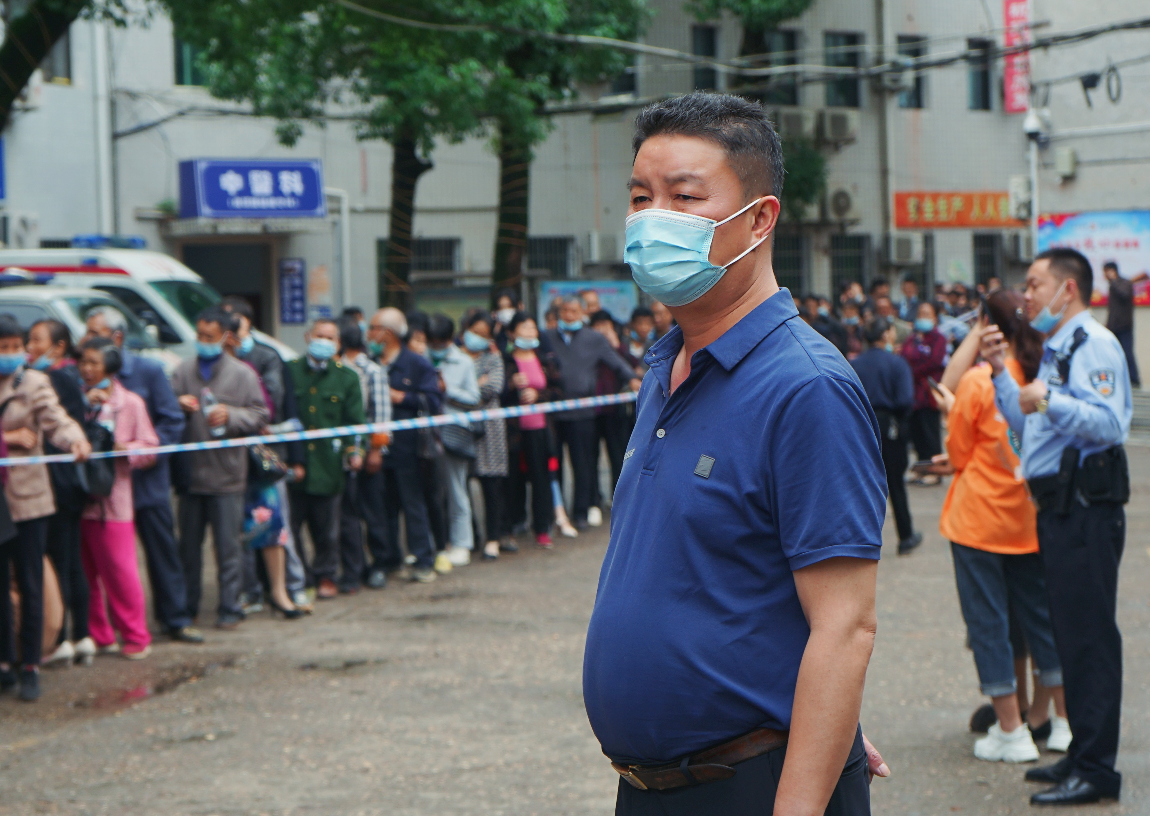 湘潭县卫生健康局党委副书记曾金华一行督导中路铺镇中心卫生院新冠疫苗接种工作