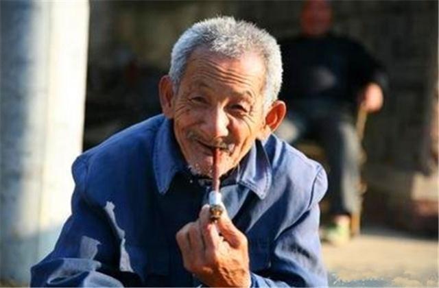 俗语“五十不建房，六十不栽树，七十不做衣”