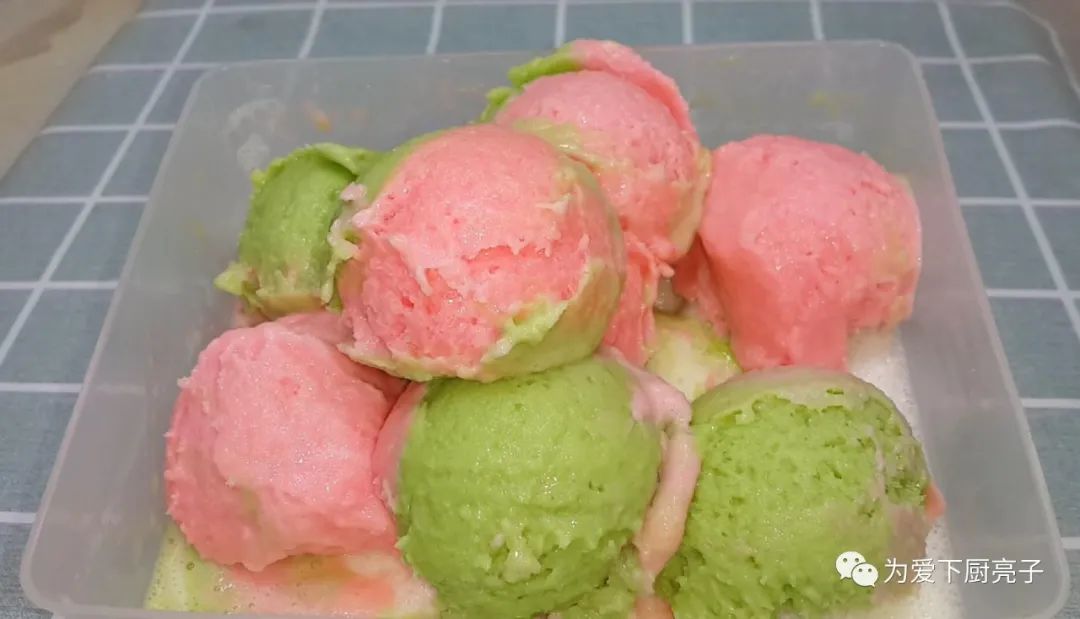 夏日自制冰淇淋做法，冰箱一放，简单好吃无添加，孩子天天嚷着吃