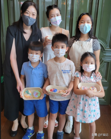 陳豪親自為老婆陳茵媺拍攝多張美照夫妻倆手牽手露幸福背影合照