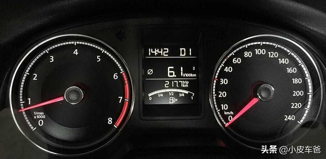 汽车仪表显示的油耗是什么油耗，是车辆真实的油耗吗？