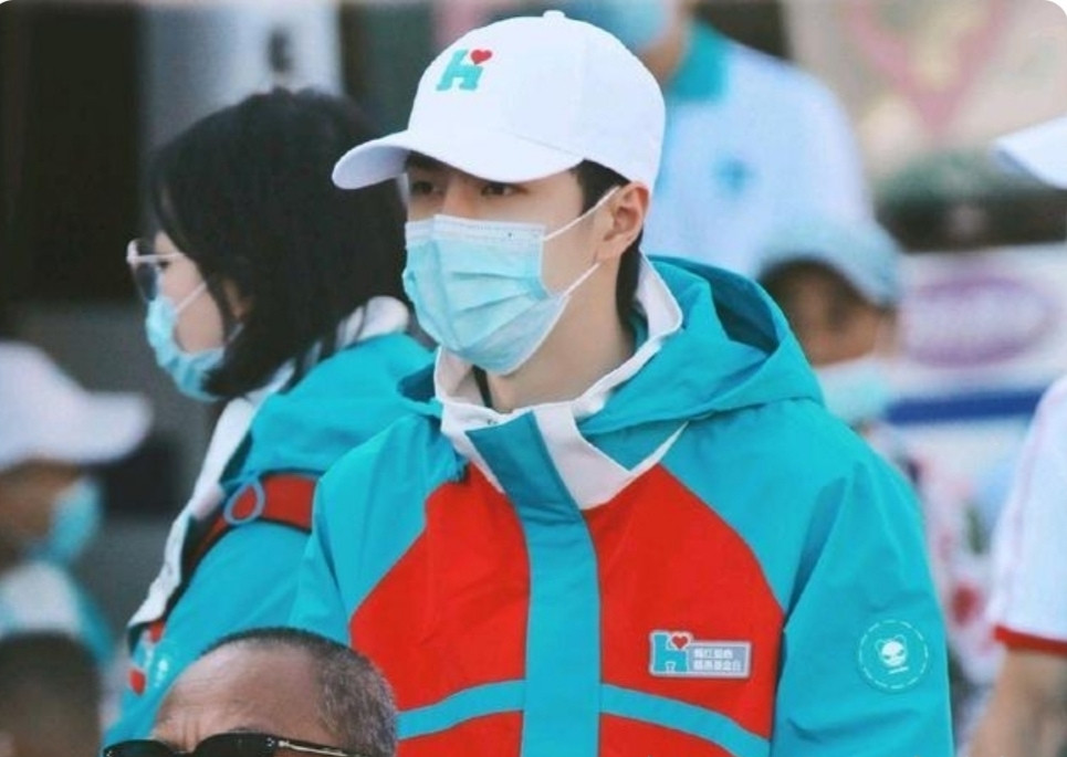 第二批河南的捐款艺人名单公布，王一博随韩红奔赴现场，支援家乡