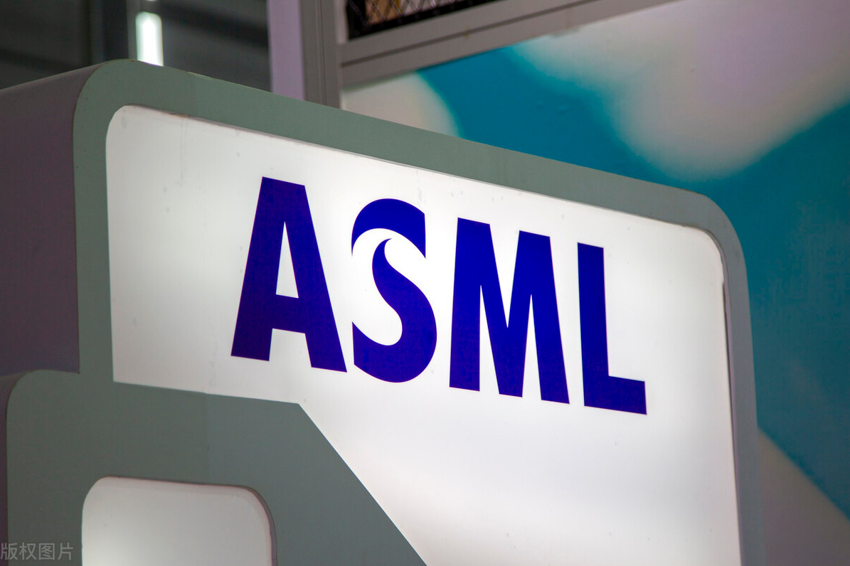 ASML“转性”了，开始重视中国市场，接连就光刻机官宣表态