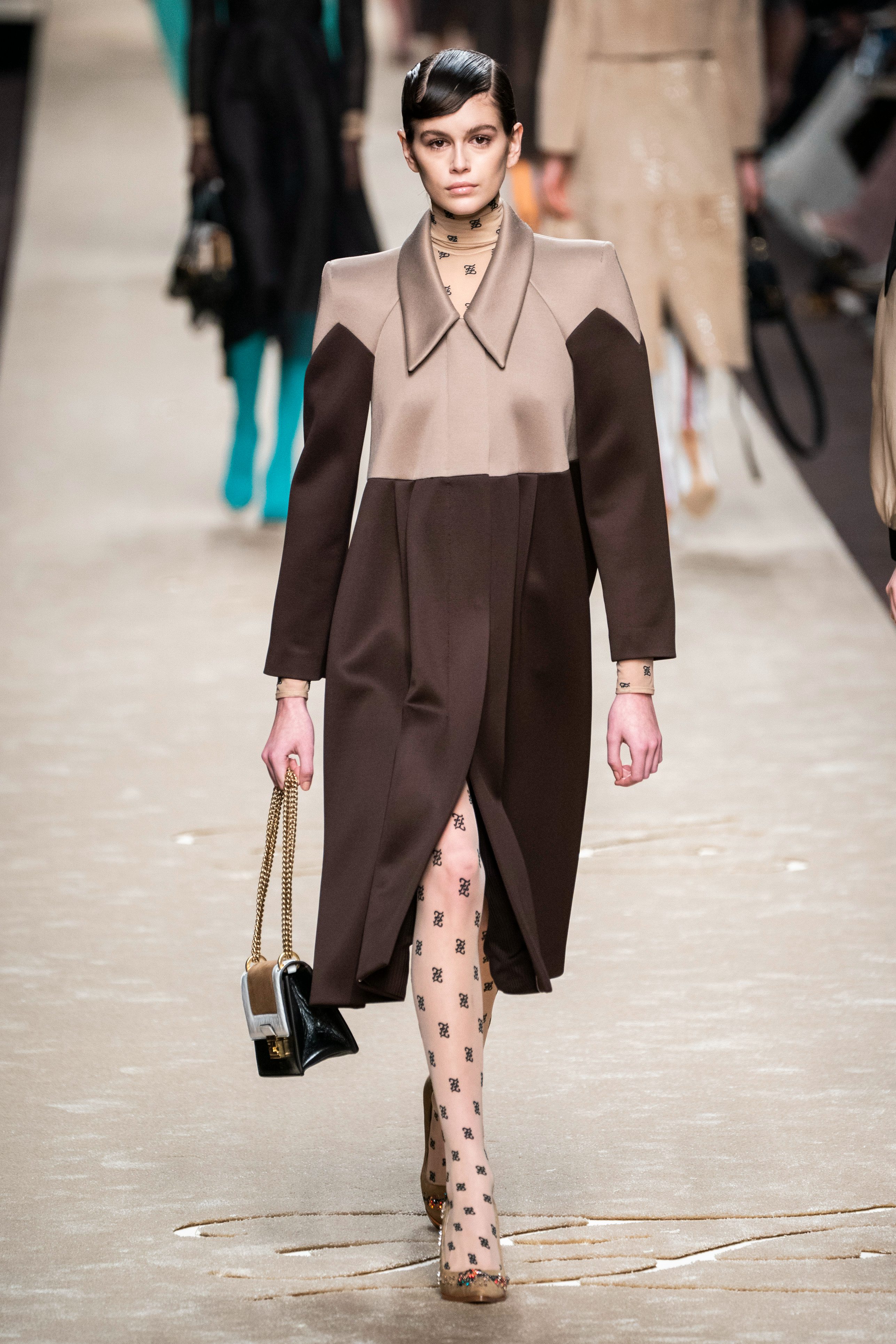 米兰时装周│Fendi 2019秋冬-老佛爷为fendi设计的最后一场秀