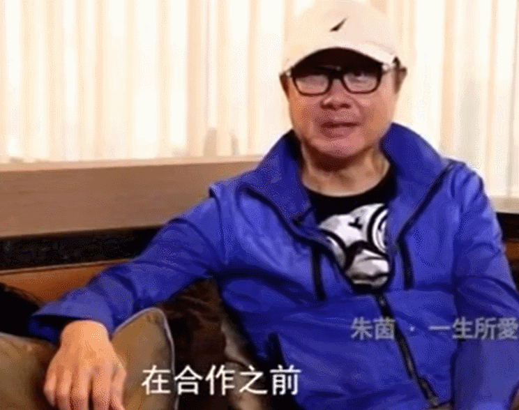 朱茵那么爱周星驰，为何嫁给了黄贯中？