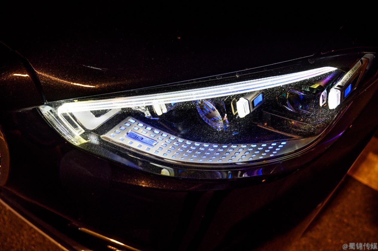 如果试驾只能在夜间，那奔驰一定最欢喜