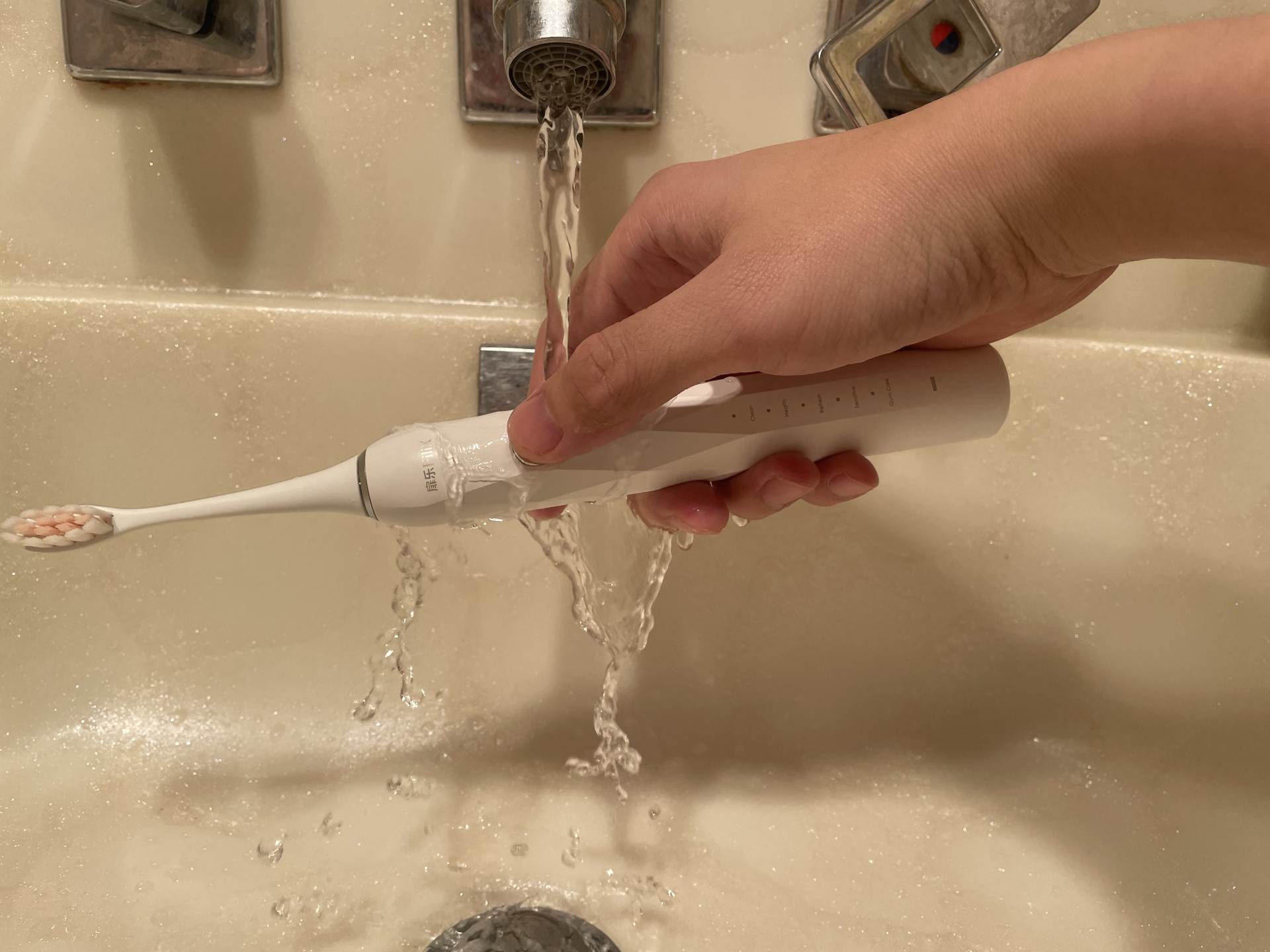 干净不伤牙 | 扉乐小魔刷Major电动牙刷